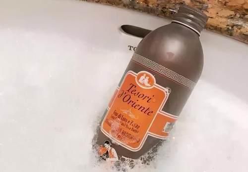 为什么很多老年人喜欢用香皂？其实是沐浴露“冲不干净”造成的