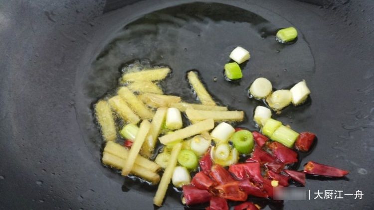 私藏20年腌萝卜配方和做法,酸辣脆嫩不易坏,学不会实在可惜了