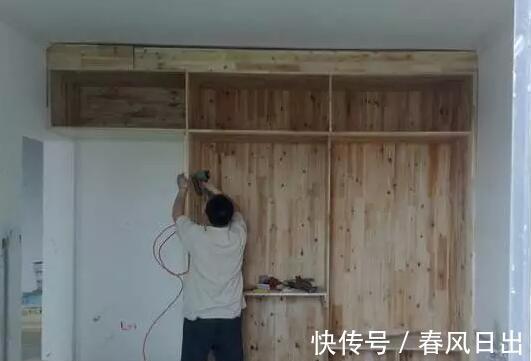 颗粒板|新房装修,家具是请木工打还是全屋定制?我家搞错了恨不得全砸光
