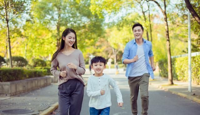 胆红素|晨起若有这4个迹象,或是肝脏已“变硬”,劝你早做肝CT,别忽视