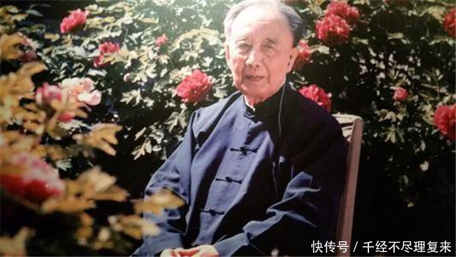 水准|郭沫若论书法水准,不配给黄帝陵题字启功到街上看看中国银行