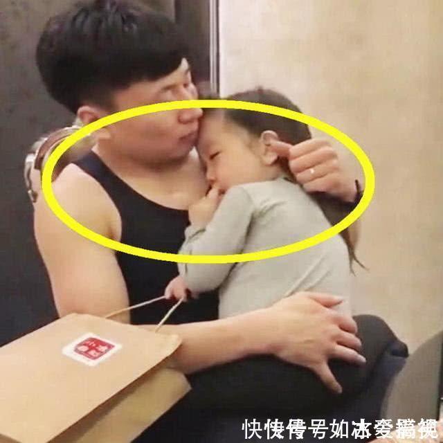 妈妈心|爸爸一回家,女儿就这样,这小情人没法要了,网友:妈妈心已碎