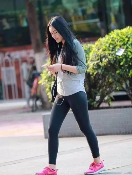 穿搭|时尚穿搭：瑜伽裤穿搭，光彩十足