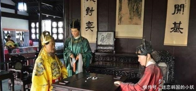 大臣|皇帝下棋输给大臣要发怒，大臣说了8个字，皇帝大喜：重赏！