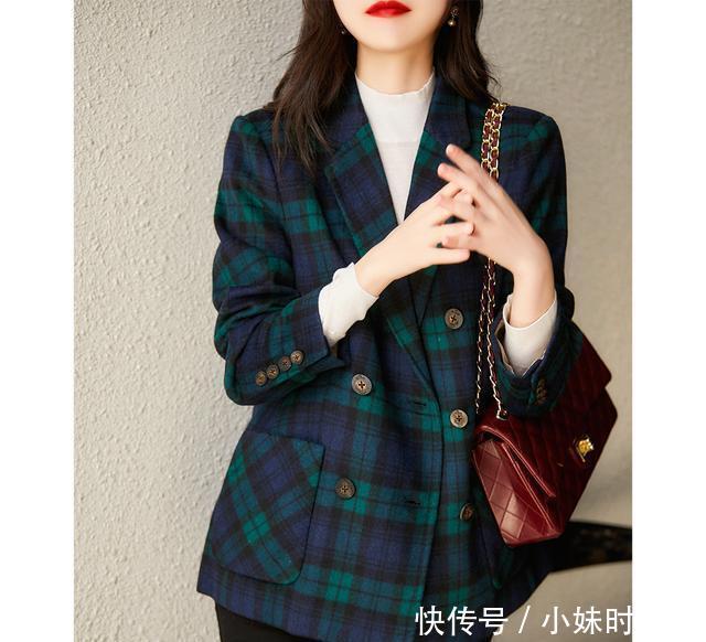 畏惧|初冬虽寒, 但一点也不畏惧! 轻奢外套配加绒裙, 简直是又美又暖