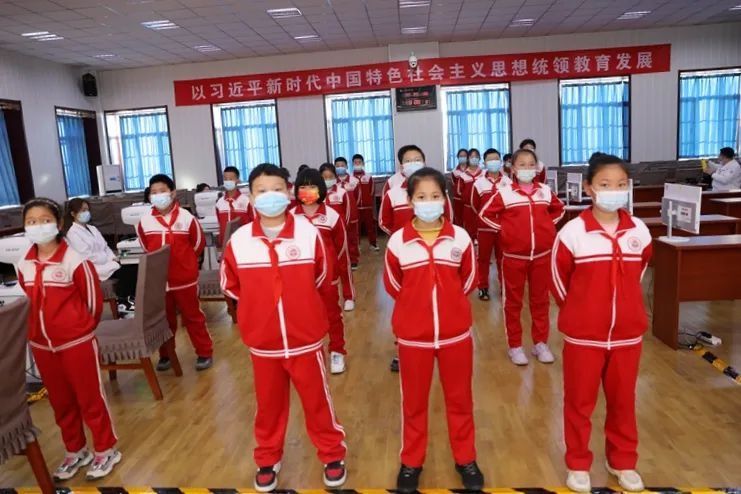 公乐小学|区关工委、老促会领导深入蓟州区公乐小学慰问市眼科医院医务人员