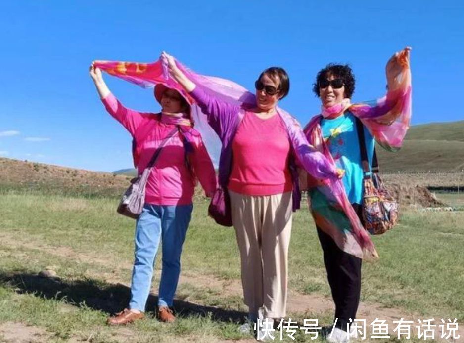 春天 中年女人春天穿衣,丢掉这些陈旧“时髦法则”吧,会有浓浓大妈感