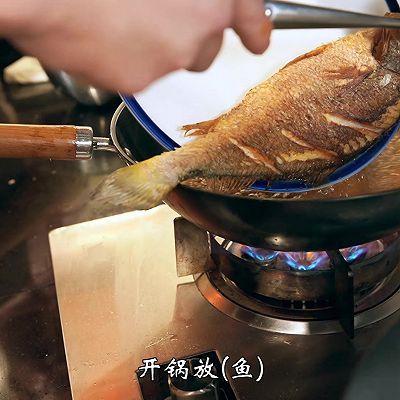 甜面酱|排骨焖黄鱼
