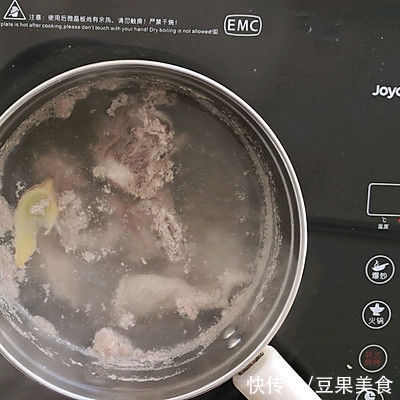 吃对莲藕山药炖脊骨，每一口都是极致享受