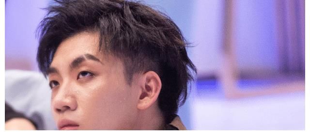 《追光吧》初舞台全曝光，刘也唱跳很稳，尚九熙唱二手玫瑰的作品