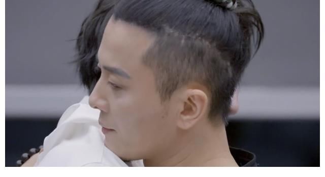 刘端端|《披哥》机制引争议,欧阳靖淘汰,敖犬却留下,这在浪姐不敢想