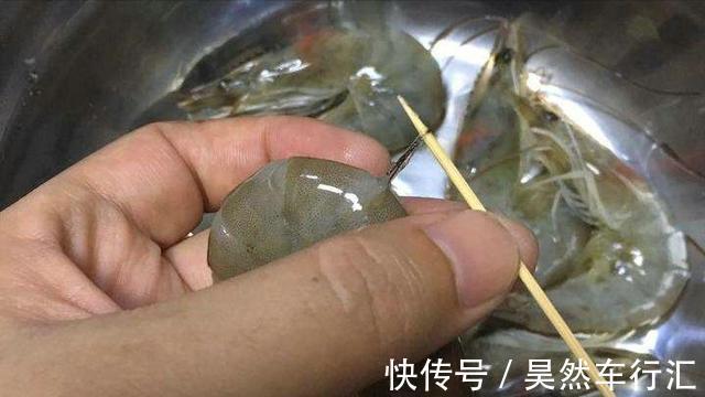 好吃|水煮虾是开水还是冷水下锅？9成人都做反了！难怪虾肉不嫩腥味重