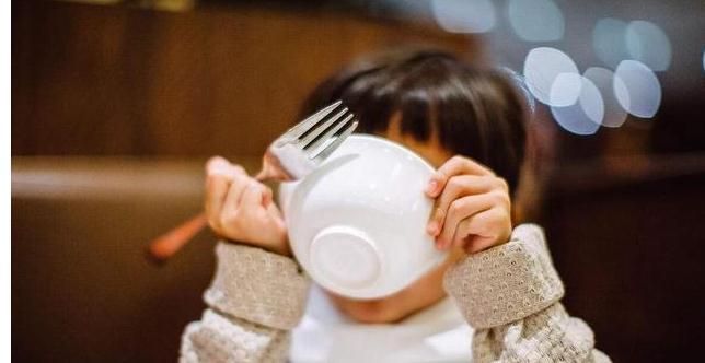 孩子|有种糊弄式早餐正在蔓延,父母轻松了,孩子脾胃却变弱了