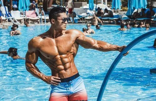 胸肌|肌肉练家子的虎背熊腰好精壮:胸肌壮实,腹肌质感,麒麟臂也健硕