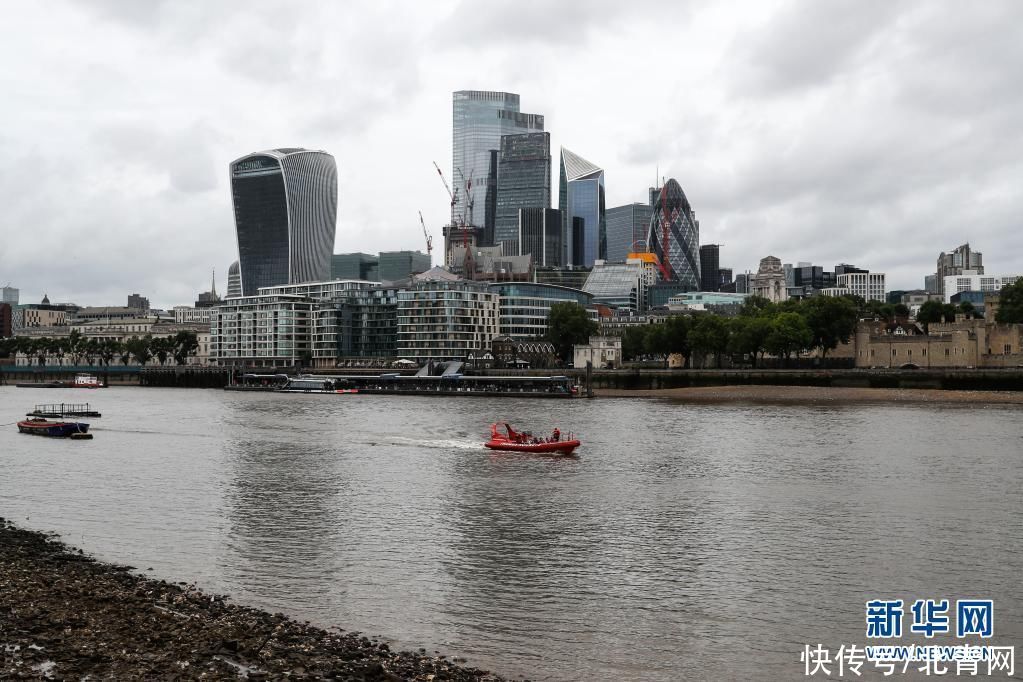 新冠|英国单日新增新冠确诊病例32700例