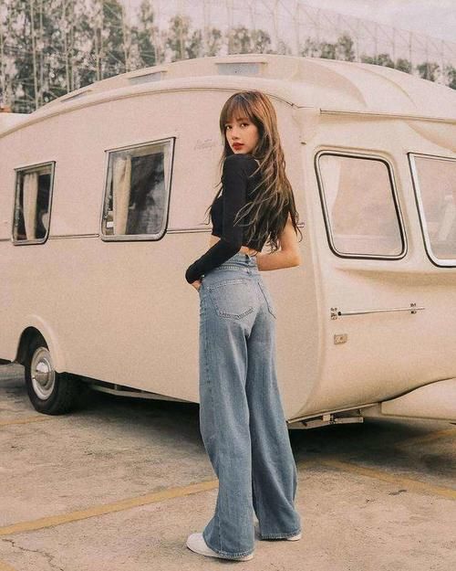 梨形身材的春天来啦，这样穿扬长避短，时髦又显瘦