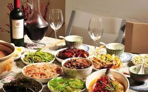 睡眠质量|喝酒也要讲究时间提醒再喜欢喝酒，全天中3个时间段也别喝