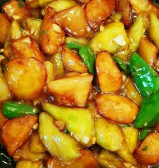 一根茄子、一个土豆、一根尖椒，就能做出不比肉菜差的地三鲜