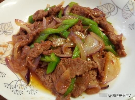 饭菜|朋友来家做客,6菜1汤招待,有荤有素营养均衡,网友太寒酸