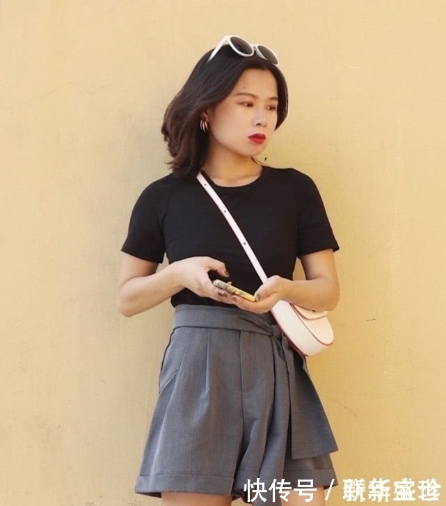 简直是过分,这么时髦的“蜂蜜裤”,要100斤的妹子穿才好看