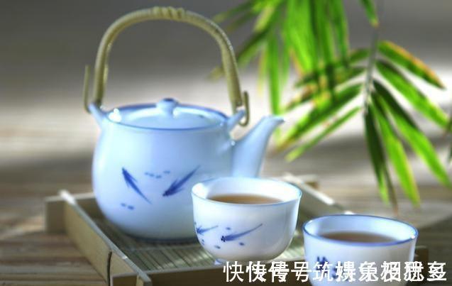 早起|45岁是“养生黄金期”,早起坚持4个习惯,身体健康,少生病