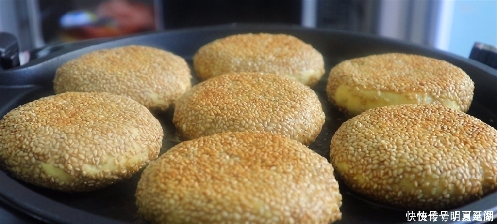 糯米粉换个做法真好吃,外酥里软不粘牙,比油炸糕还简单