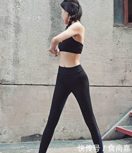 修身打底裤：时尚女神，身材很苗条，特别养眼！