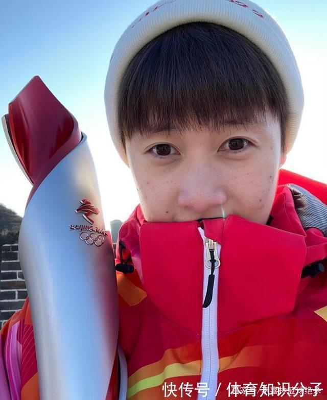 马龙|袁心玥点赞!女排刘晓彤当火炬手!陈雨菲微笑亮相杨倩合影成龙了
