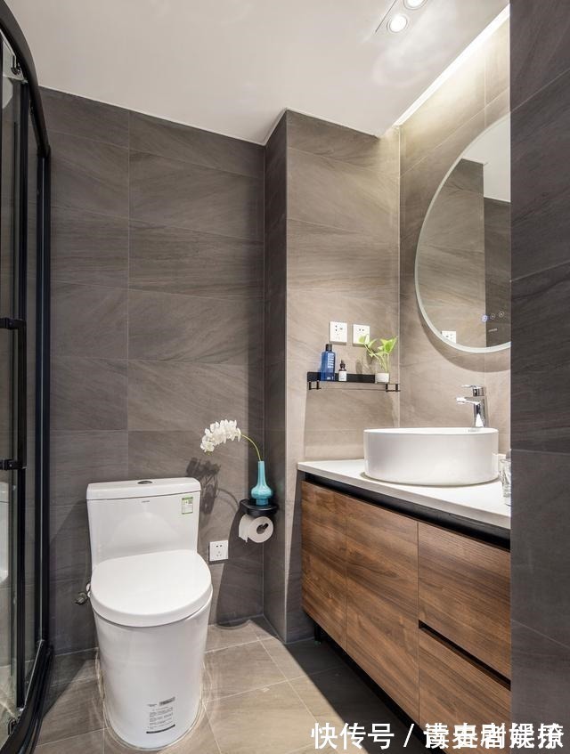 中式|走进她家,才知大平顶配大白墙有多清爽,一人独居过得轻松又舒适!