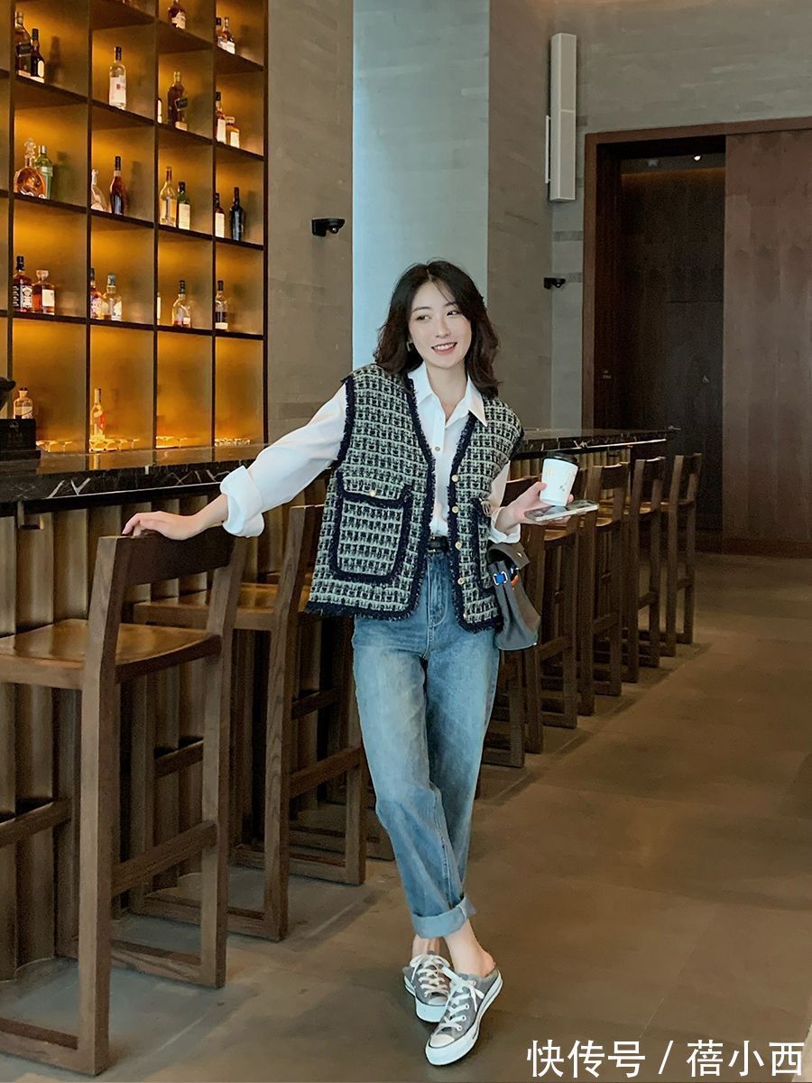 搭配|真正时髦的女人,入秋第1条裤子首选“牛仔裤”,简约chic又洋气