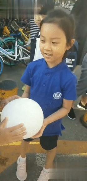 甜馨成为一年级小学生 学费接近30万 国际学校明星子女扎堆 快资讯 甜馨成为一年级小学生 学费接近30万 国际学校明星子女扎堆 快资讯