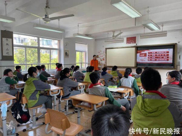 大学生进中学“授课”！普陀这些孩子都学到了些啥？