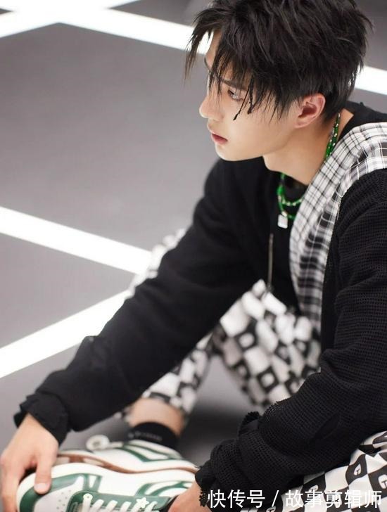 王一博把《这就是街舞》中的穿搭搬进了你的日常生活，可行吗！