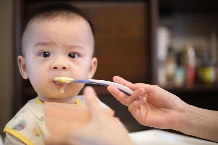 蛋清|家有宝宝的要注意孩子1岁前不要吃5种辅食，影响生长发育