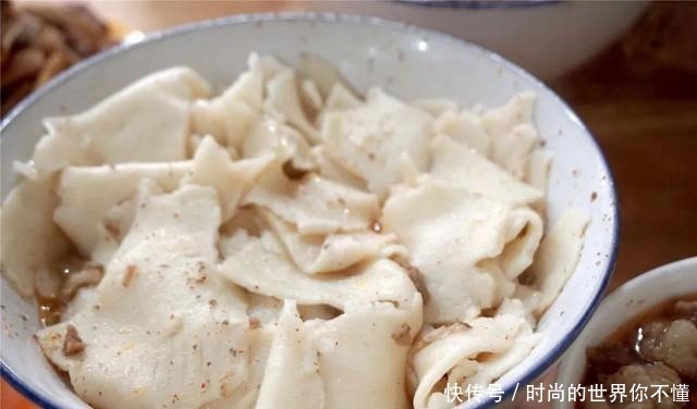 24年街边小店,一碗面70元,还没到饭点就座无虚席……!