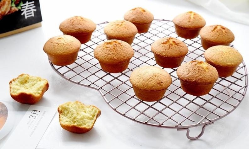 四个鸡蛋一碗面粉,做出妈妈爱吃的蜂蜜蛋糕,的确是小时候的味道