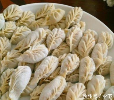 饺子做好后别直接放冰箱,教你简单2招,不粘连不开裂能放1个月!