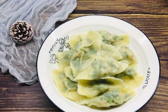 冬天,遇见这菜不要手软,用它做馅料包饺子,营养又美味,别错过