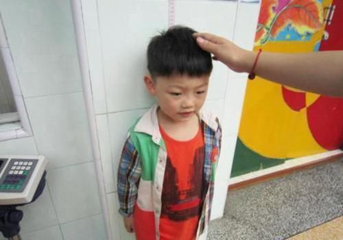 生长激素|孩子身高发育“猛涨阶段”,身体会主动释放信号,家长能捕捉到