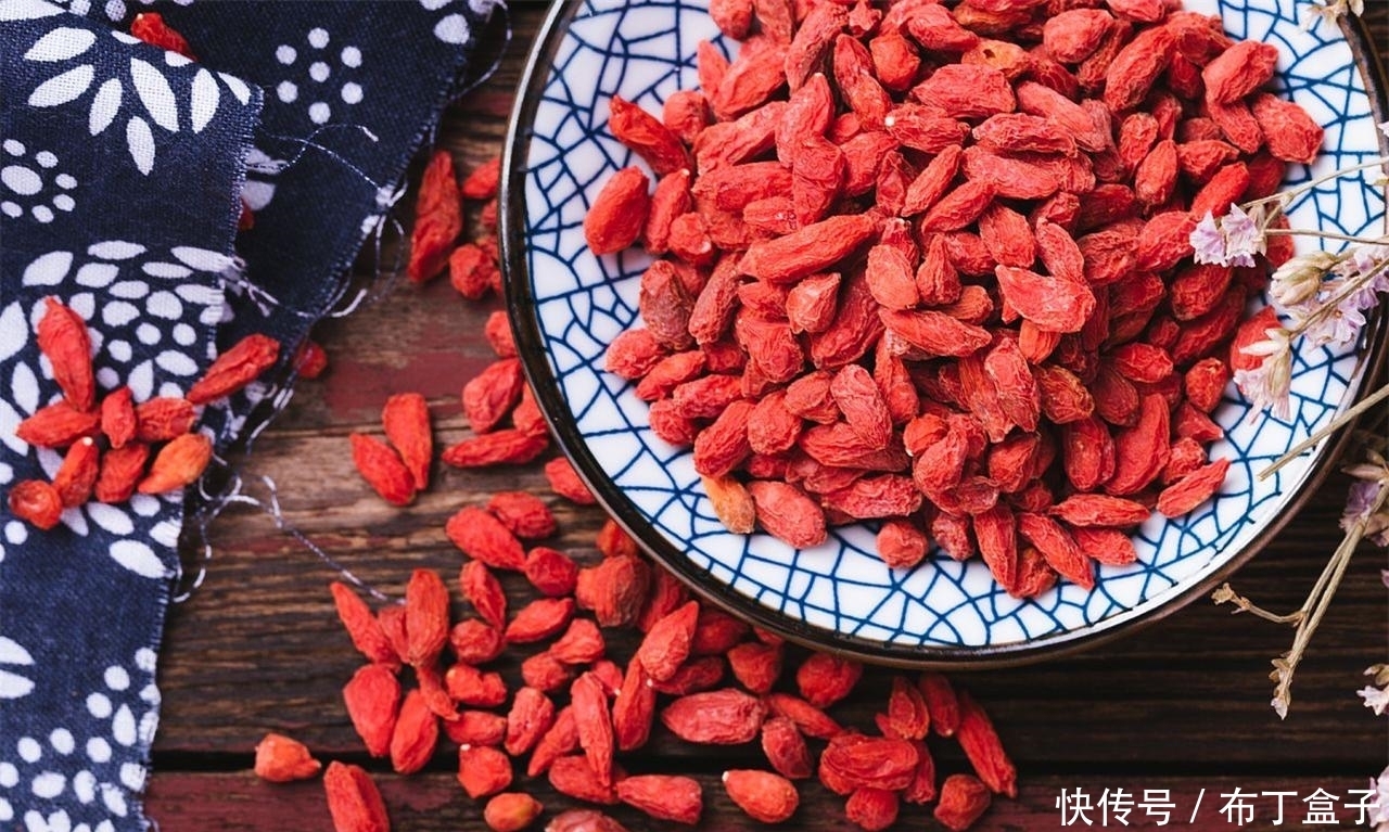 枸杞加“此物”天生一对,若能坚持泡水喝,5个好处可能不请自来