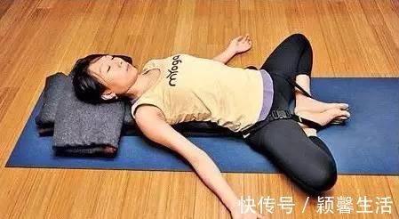 阴虚体质|睡眠姿势影响睡觉的质量,这两个姿势睡觉,堪比吃补药