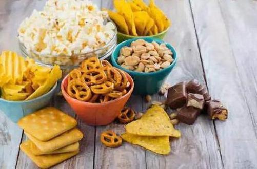 医生|吃一口等同于吃5个塑料袋,很多父母却还在给孩子吃,医生很无奈