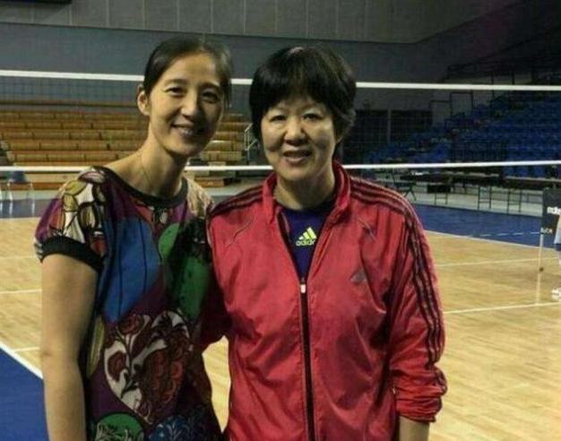 张坚卫|女排历史第一美女二婚嫁美国人,如今52岁,满满幸福感
