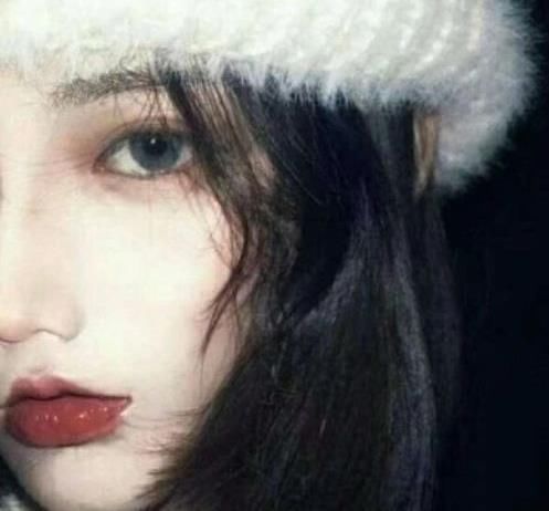 樱桃嘴|女生想拥有“樱桃嘴”这3习惯不能有,不然颜值迟早要下降