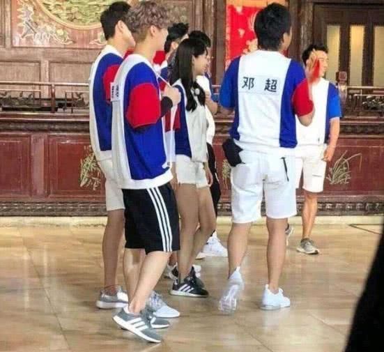 被网友“吐槽”的综艺跑男团被赶出学校,而它播了一期就被叫停