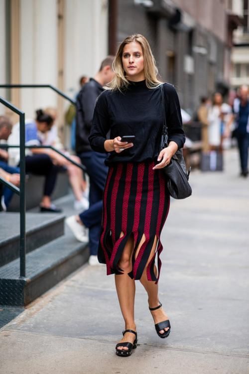 春日王炸CP：毛衣＋半裙，不挑年龄又时髦，这么穿太有气质了