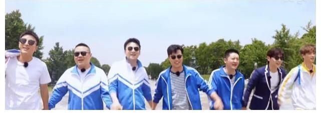 茶叶|《宝藏行》再惹争议，为节目效果用脚踢茶叶，丢地上踩没有公德心