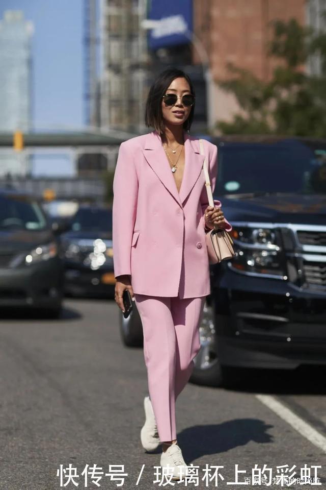 不论是入秋大衣还是过冬羽绒服，这3种颜色尽量少选！又土又显老