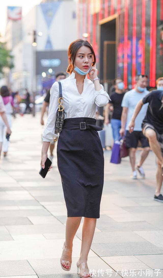 连衣裙 随性自然的连衣裙穿搭富有时尚感,穿出你想要的美感,气质突出