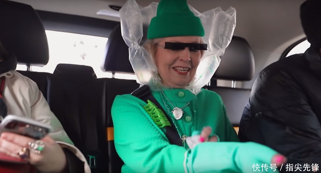 100块把土鳖宅男变鲜肉超模,英国俩沙雕小哥把时尚圈玩坏了